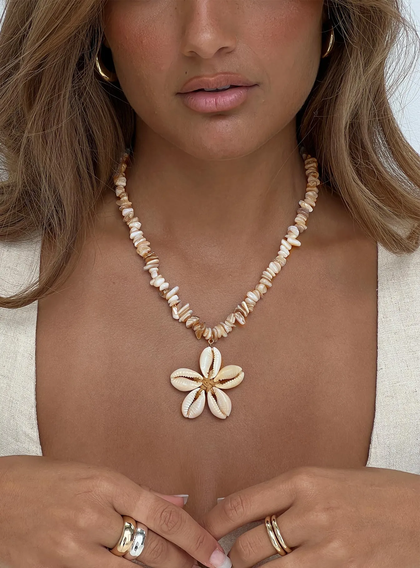 Keeping Cool Necklace Beige