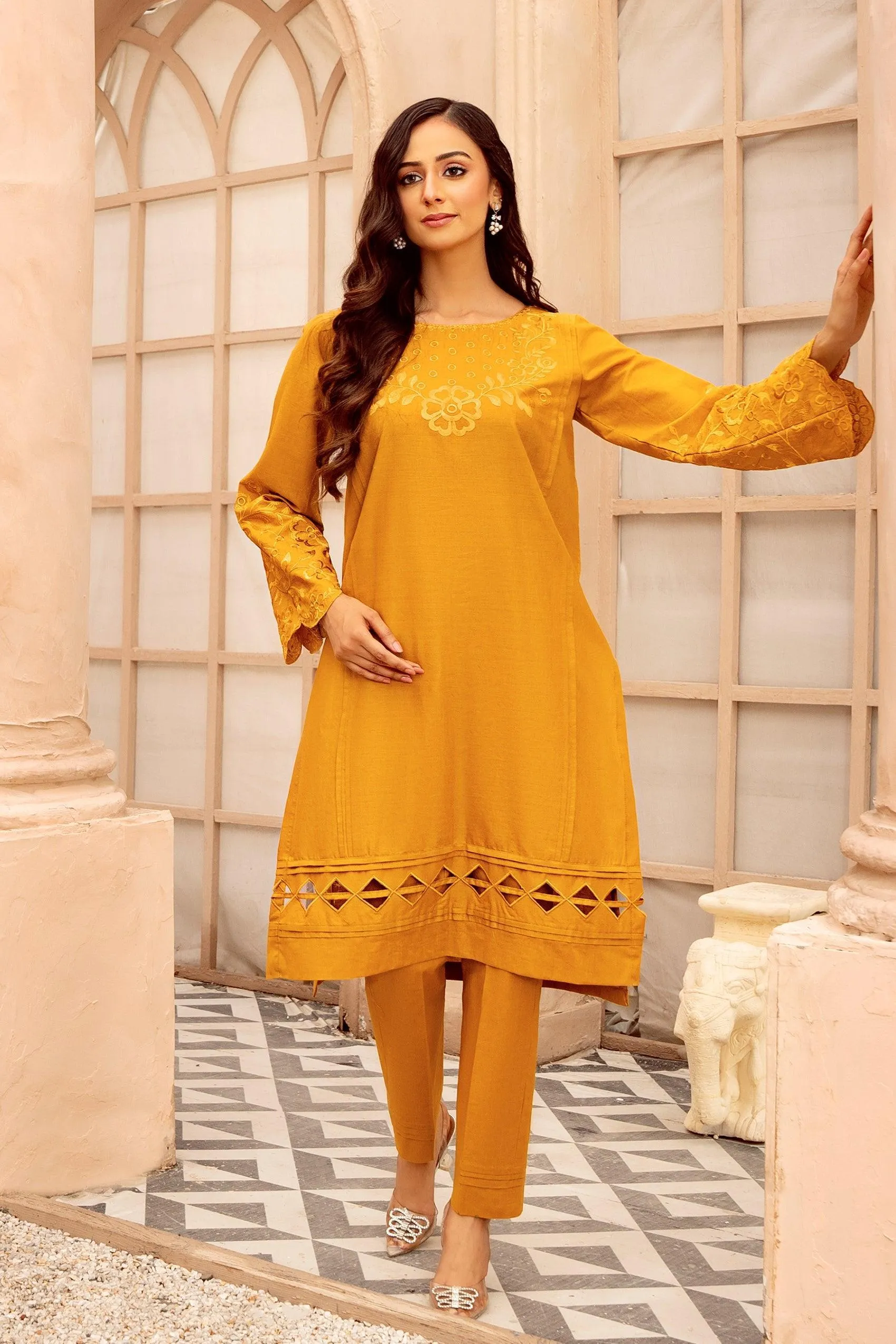 Saaz KGL-00667 (2PC)