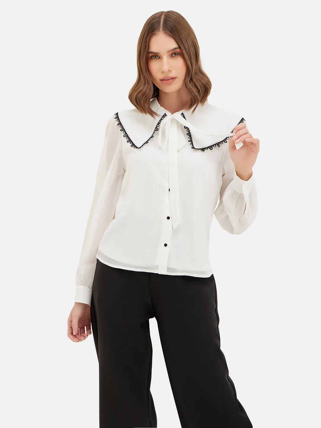 Shonda Peterpan Collar Tie-Up Shirt